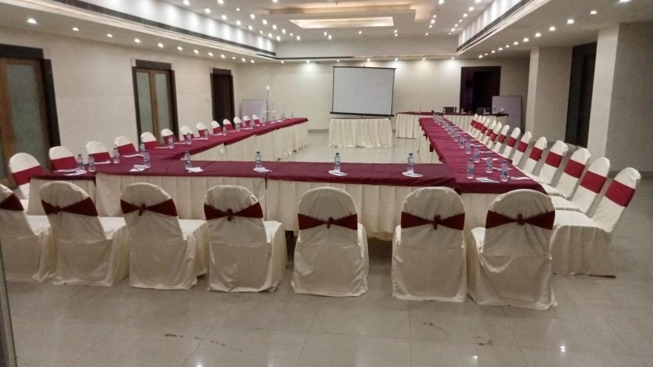 Shelter Hotel Lucknow Extérieur photo