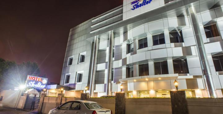 Shelter Hotel Lucknow Extérieur photo
