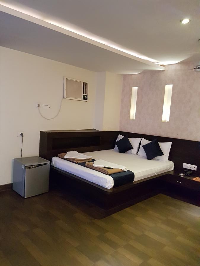 Shelter Hotel Lucknow Extérieur photo