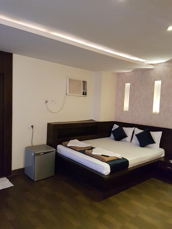Shelter Hotel Lucknow Extérieur photo
